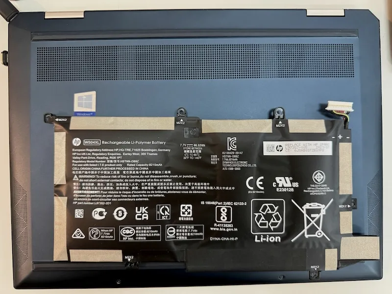 交換後の新しいノートパソコンバッテリー