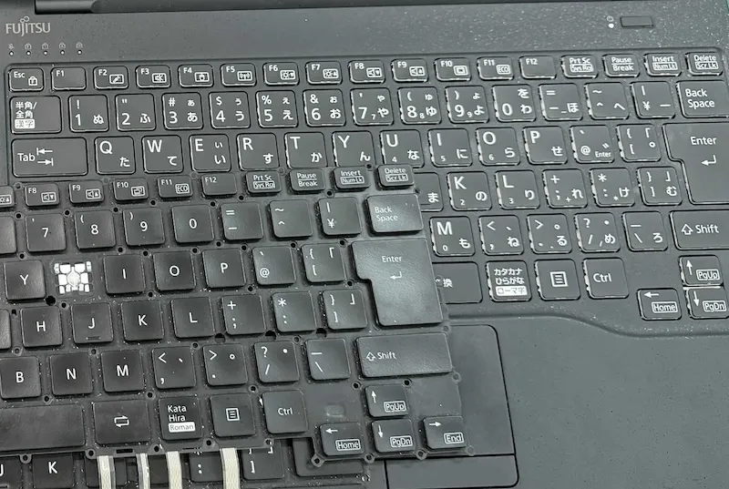 交換後のノートパソコンキーボード